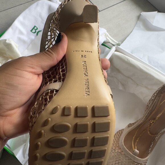 NWT BOTTEGA VENETA BEIGE MESH PUMP - Picture 6 of 15